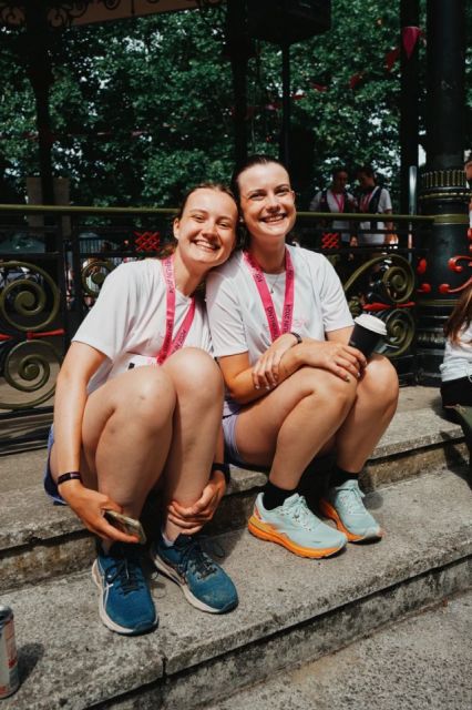 88911_ontherunclub-medal-runner-london.jpg